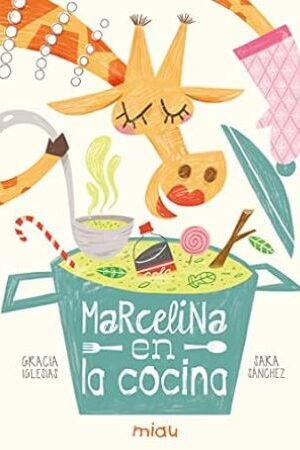 50098-MARCELINA EN LA COCINA